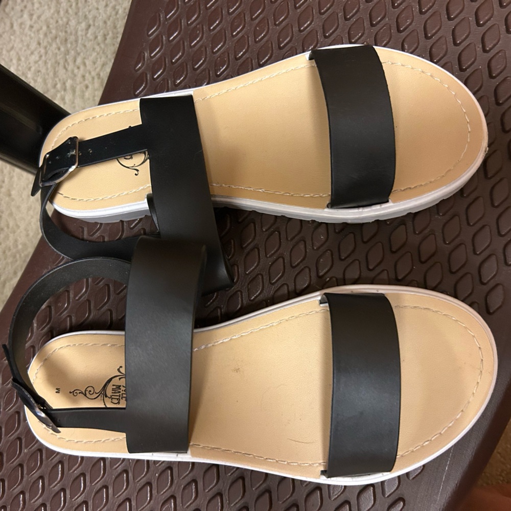 Sole Mates M 7/8 sandals